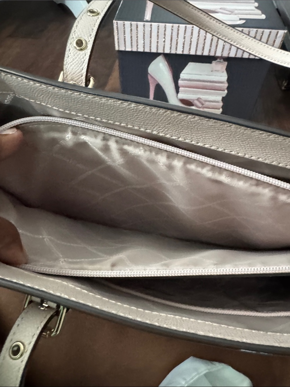 Michael Kors Blush Pink Leather Tote with Gold Logo - Picture 7 of 9